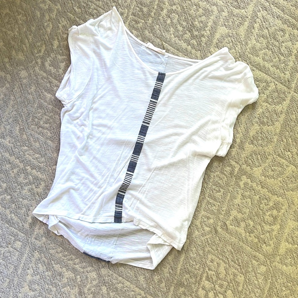 Flowy tee with strip detail